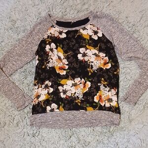 Kut from the Kloth Black and Heather Gray Crewneck Top